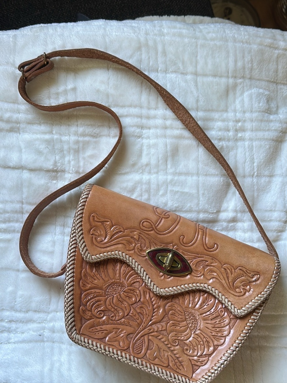 Vintage hand-tooled leather purse - excellent condition - fair offers welcome